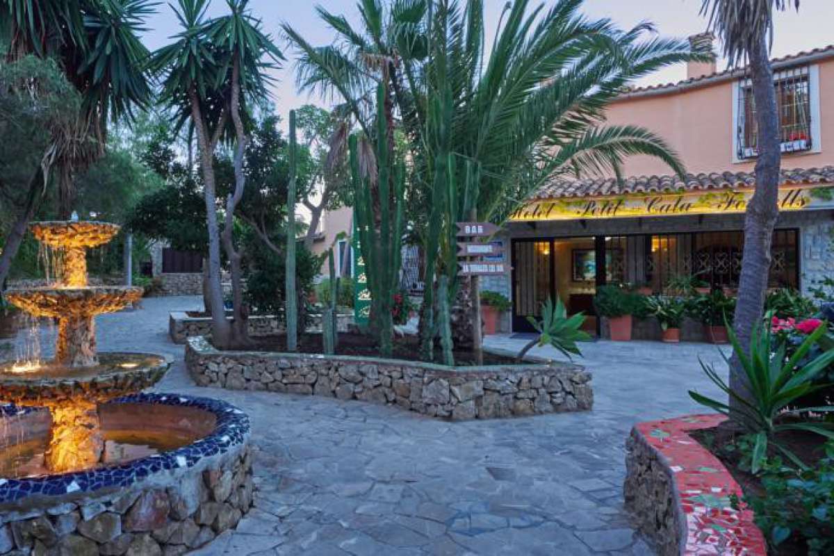 Hotel Petit Cala Fornells - Cala Fornells