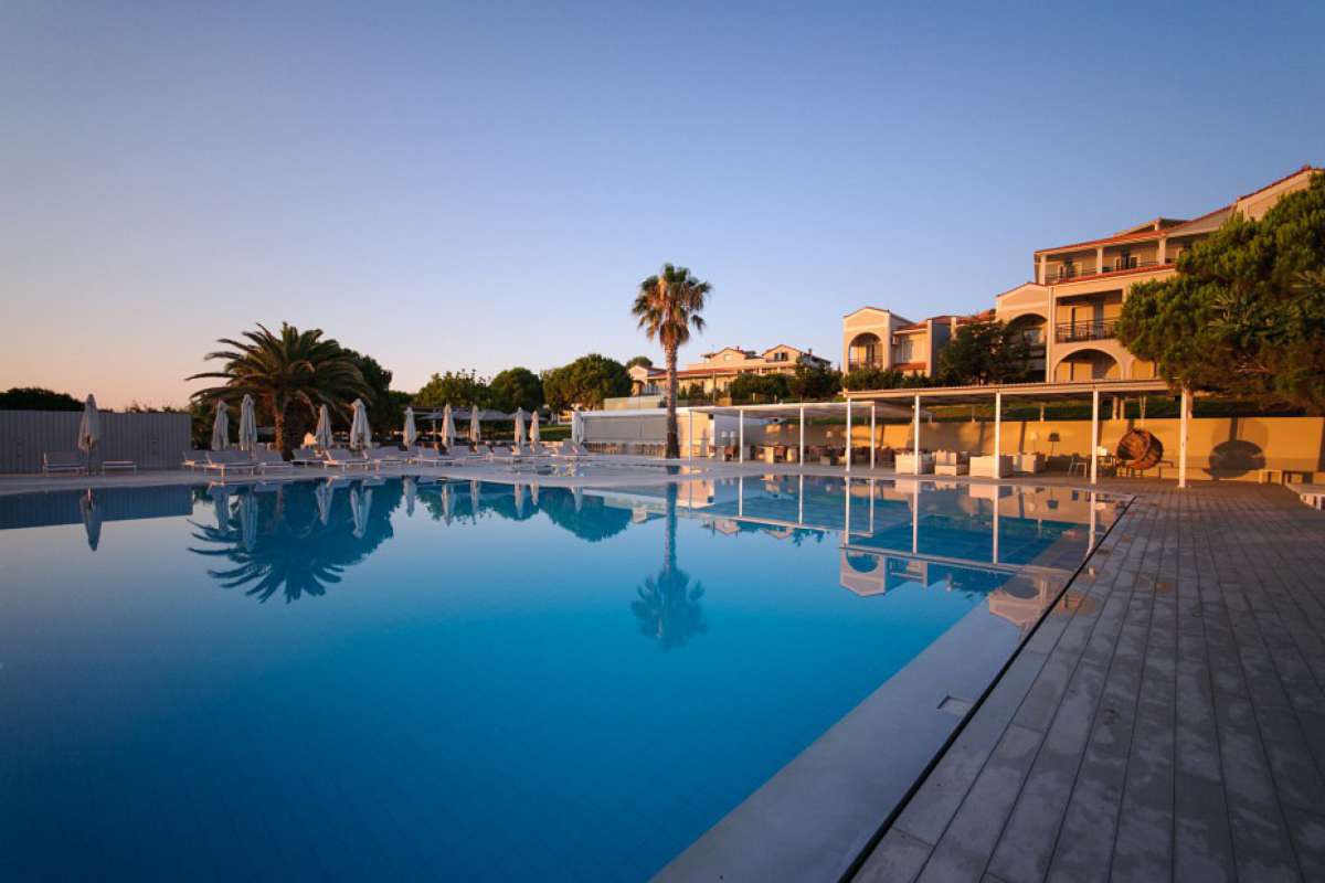 The Bay Hotel & Suites - Vasilikos Strand