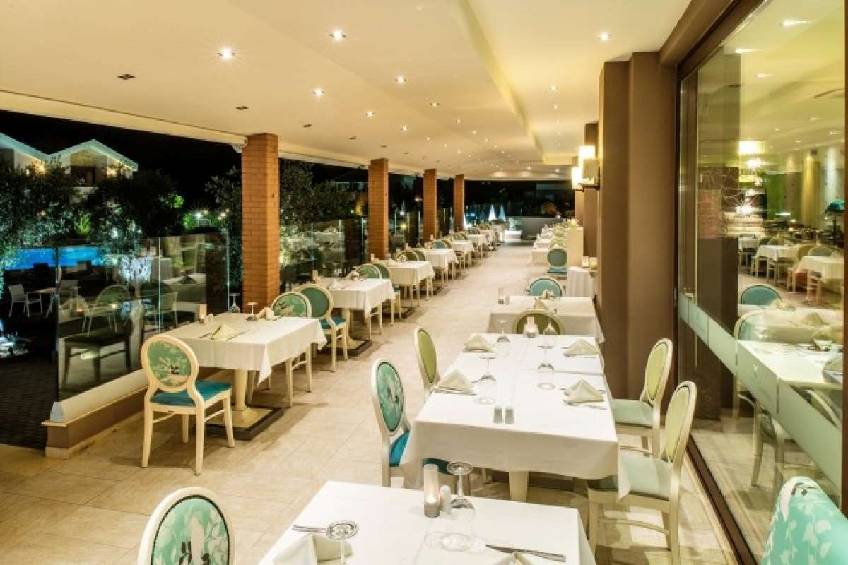 Alexandra Golden Boutique Hotel - Golden Beach