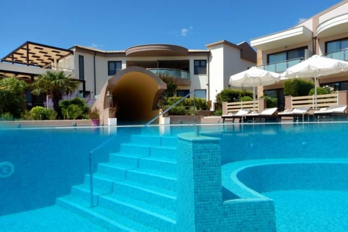Alexandra Golden Boutique Hotel - Golden Beach