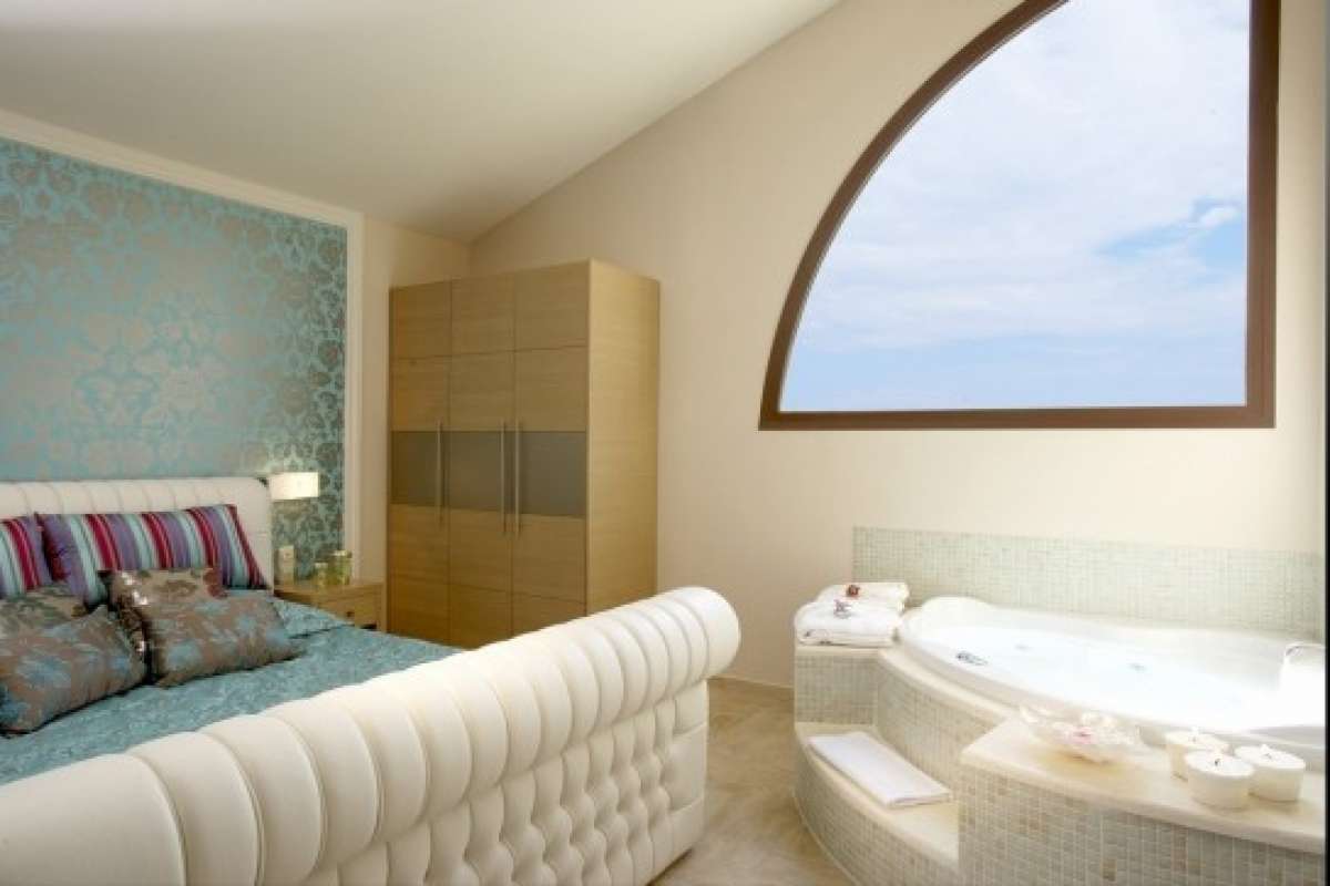 Alexandra Golden Boutique Hotel - Golden Beach
