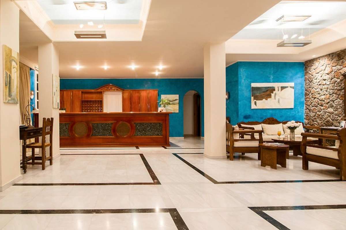 Antinea Suites & Spa - Kamari