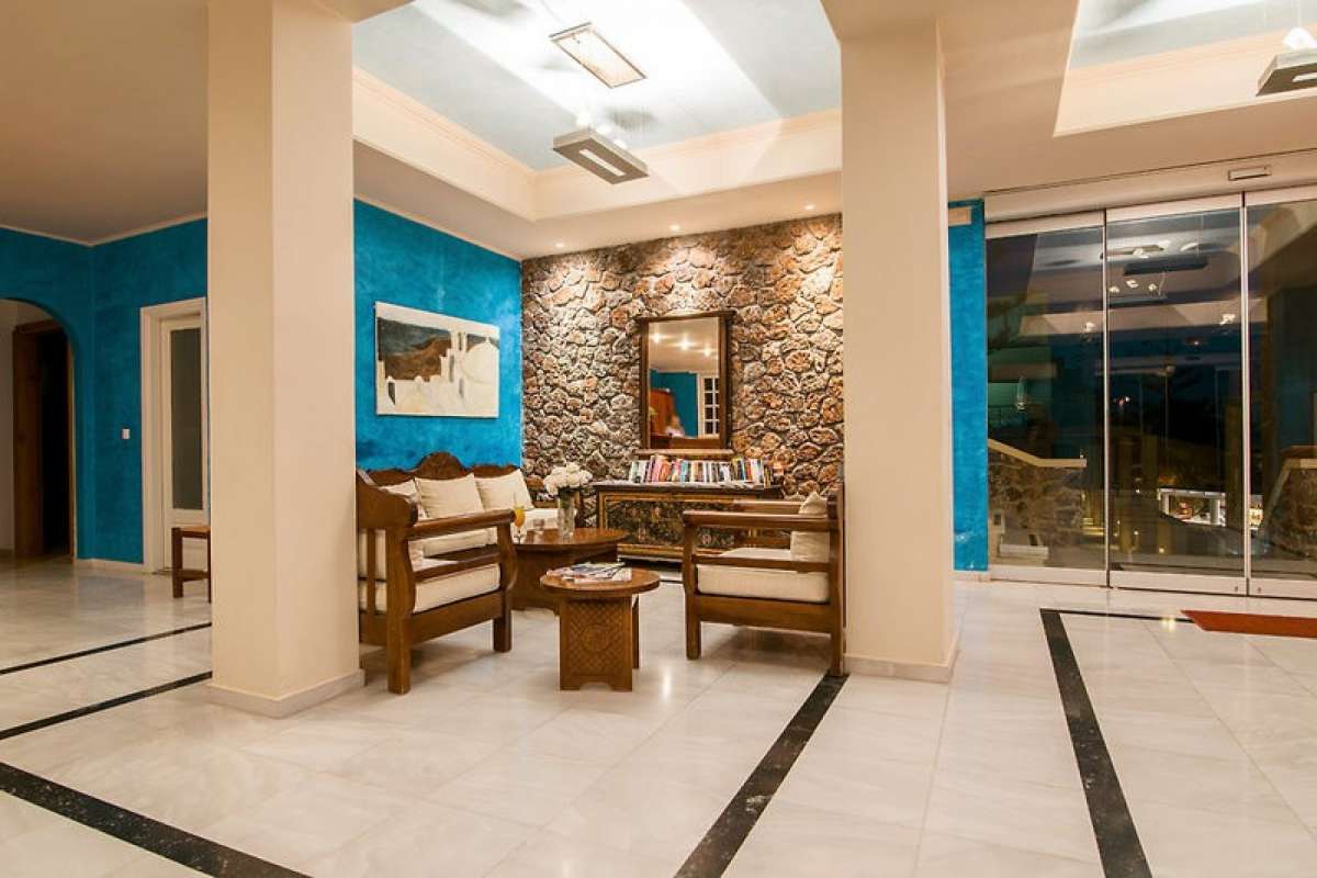 Antinea Suites & Spa - Kamari