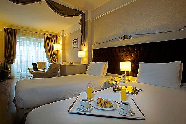 Hotel Faros