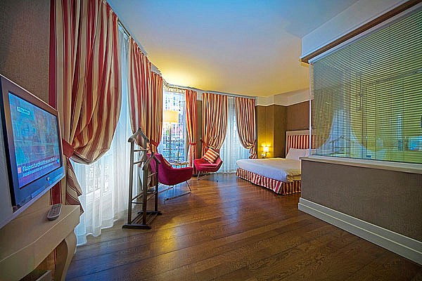 Hotel Faros