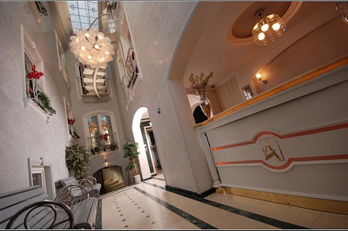 Amira Hotel