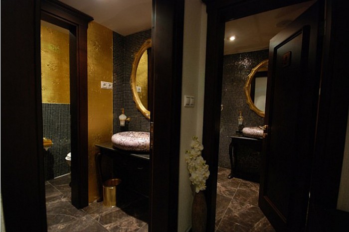 Amira Hotel