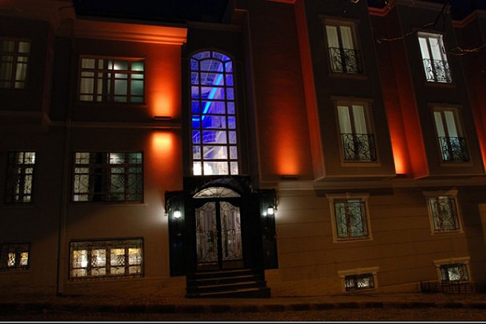 Amira Hotel