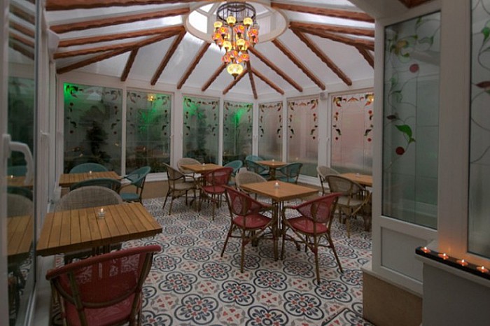 Amira Hotel