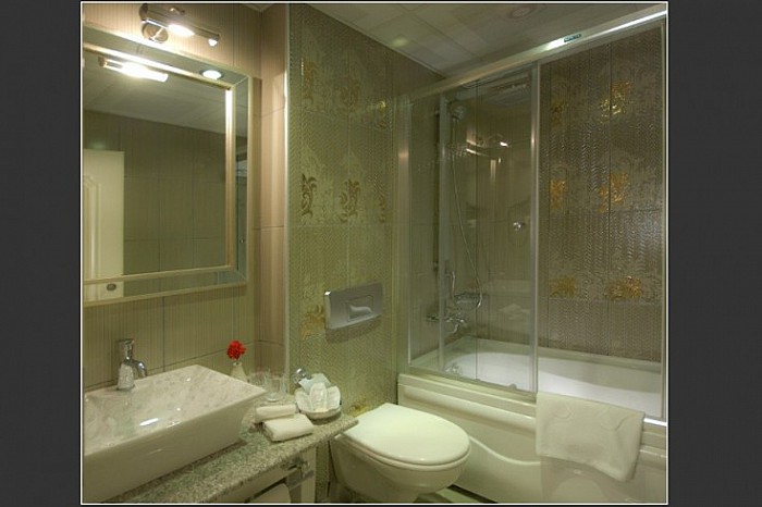 Amira Hotel