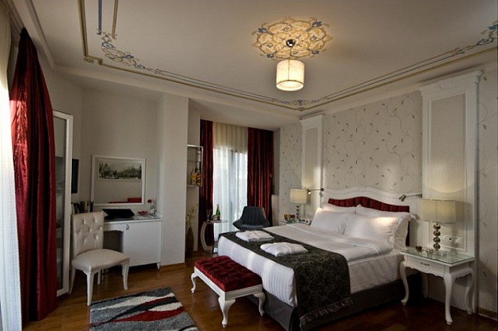 Amira Hotel