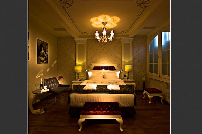 Amira Hotel