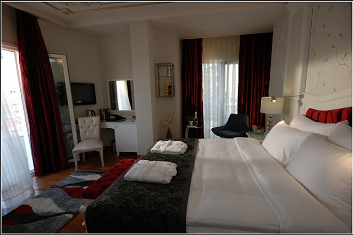 Amira Hotel