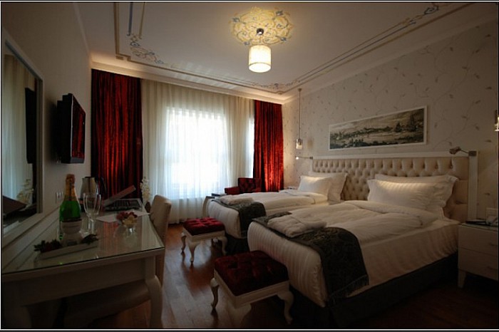 Amira Hotel
